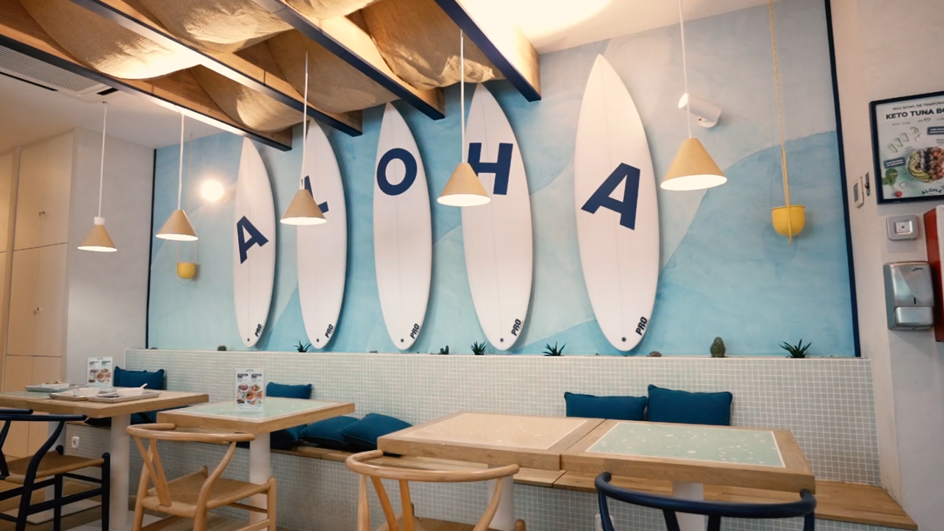 Aloha Poké – Funky Salmon Bowl